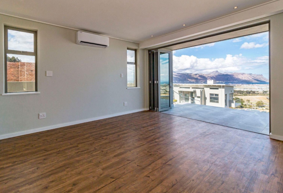 7 Bedroom Property for Sale in Fairhaven Country Estate Western Cape